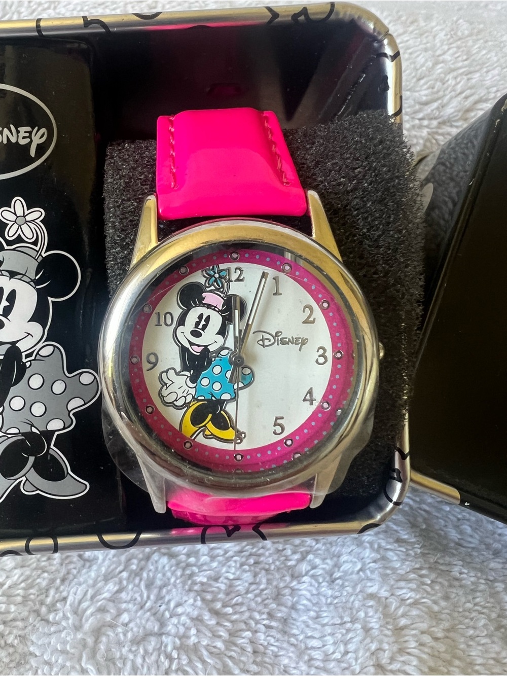 Disney Hot pink Minnie Mouse watch